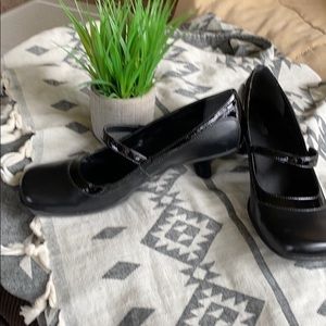 Kenneth Cole Reaction Black/patent Pump